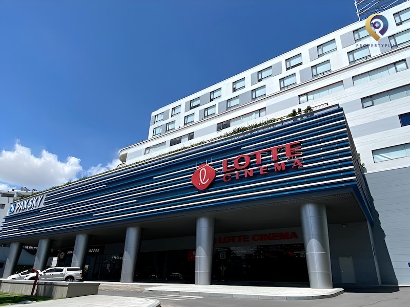 Pax Sky Ung Văn Khiêm